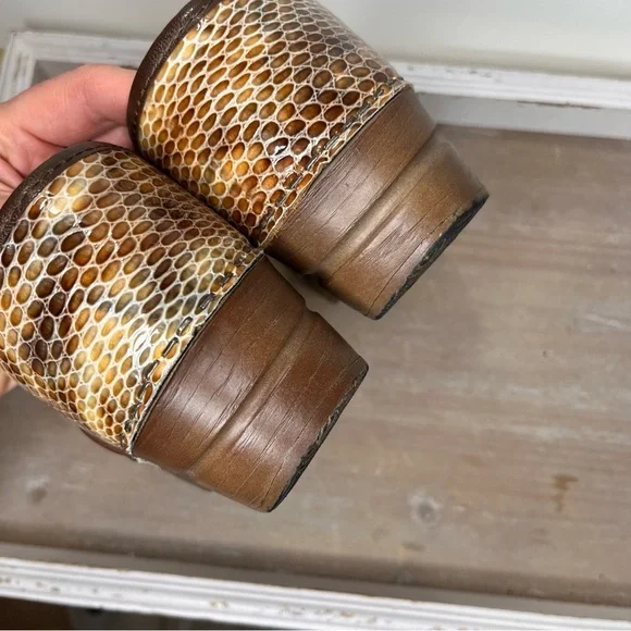 Sanita Tan Snake Skin Embossed Leather Women’s Clogs Rare-Size 38EU, 7.5-8US - Picture 6 of 10